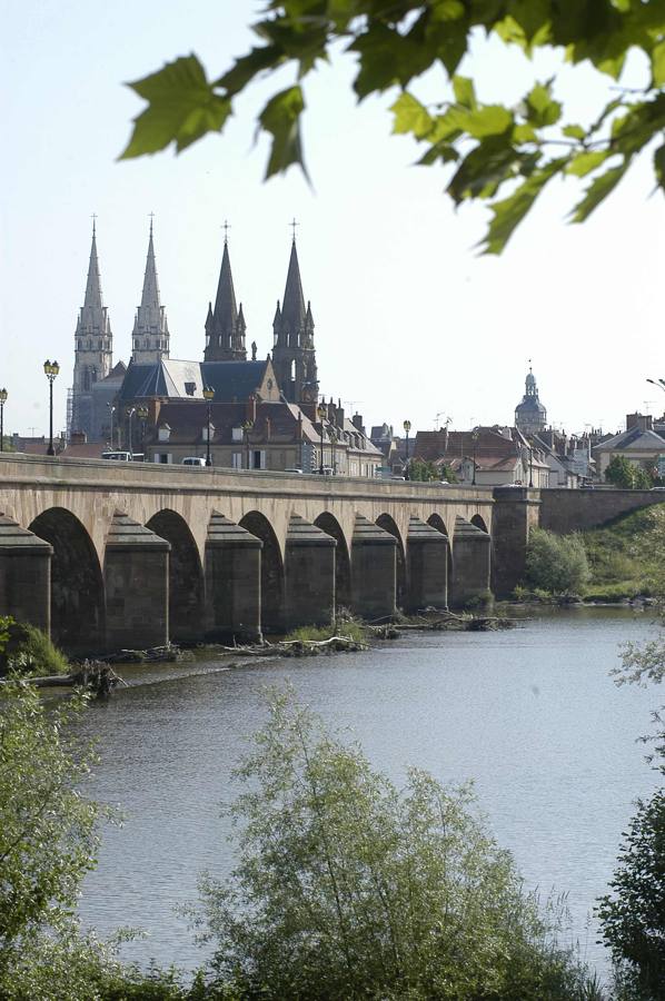 Le pont Régemortes sur l'Allier — Moulins, Allier